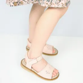 Classic Sandal with Scallop Pink