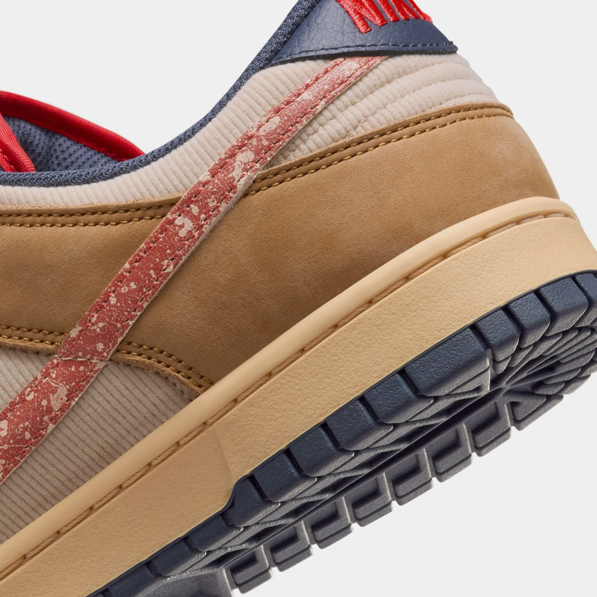 Dunk Low Wheat Mens Basketball Shoes (Wheat/Sanddrift/Celestial Gold/Burnt Sunrise)