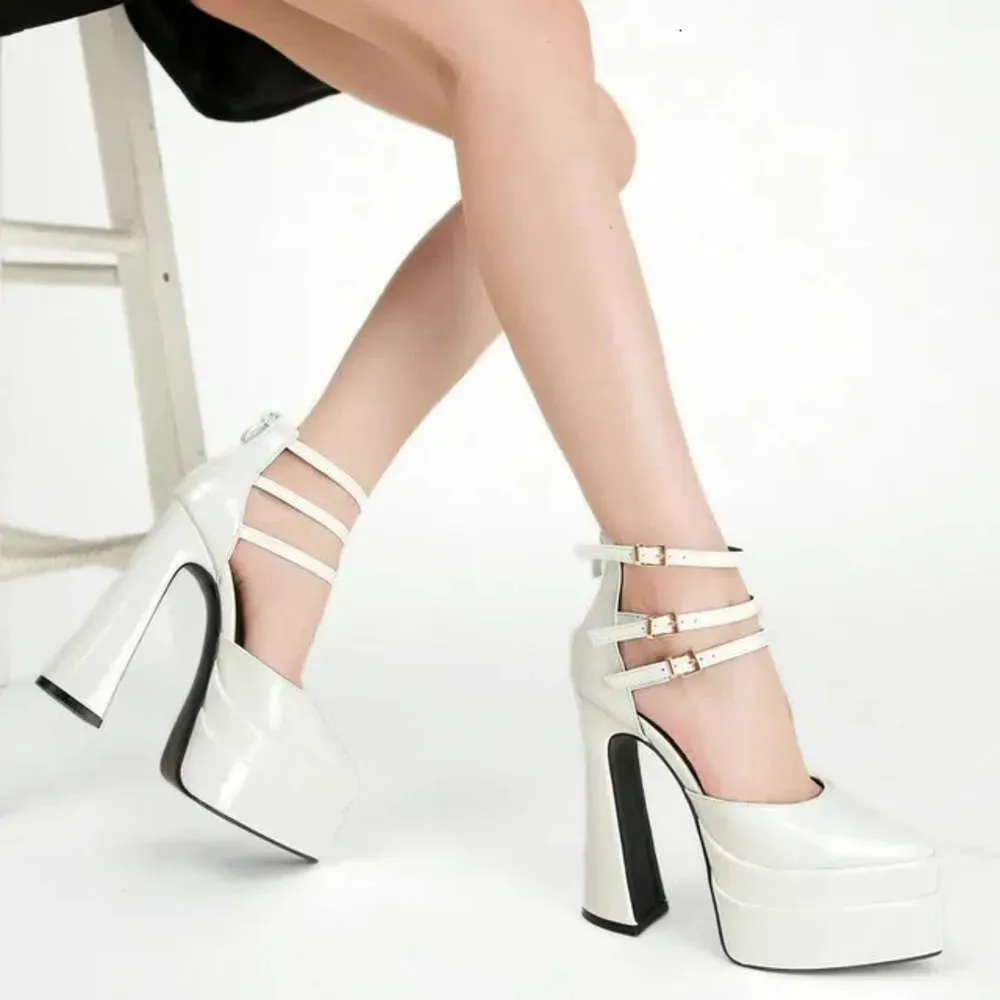 European Catwalk Buckle Chunky Heel Pointed Patent Leather Sandals Super High Heels Waterproof Platform Pumps Kq8