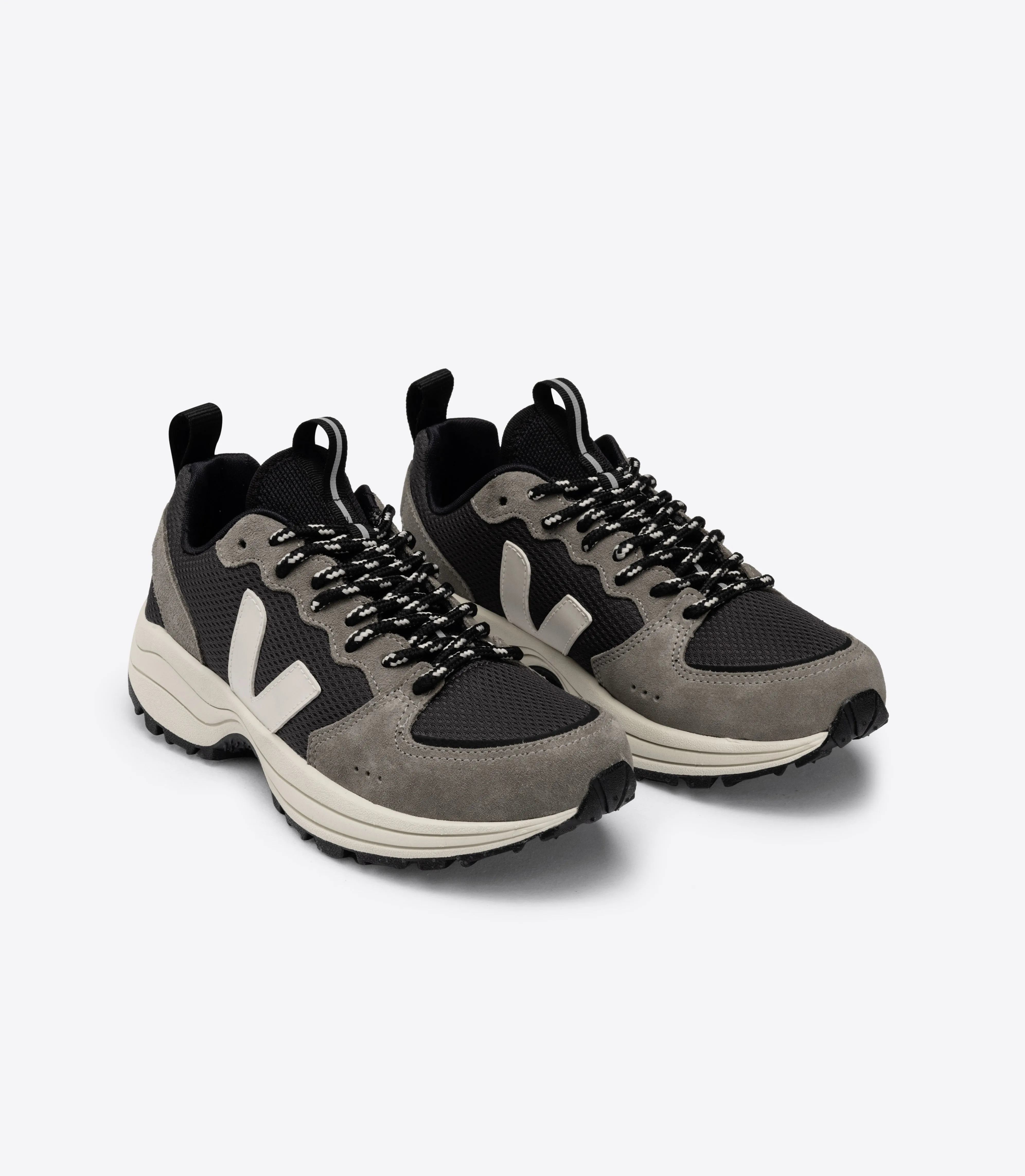 Veja - Venturi Alveomesh Sneakers in Grafite Moonrock