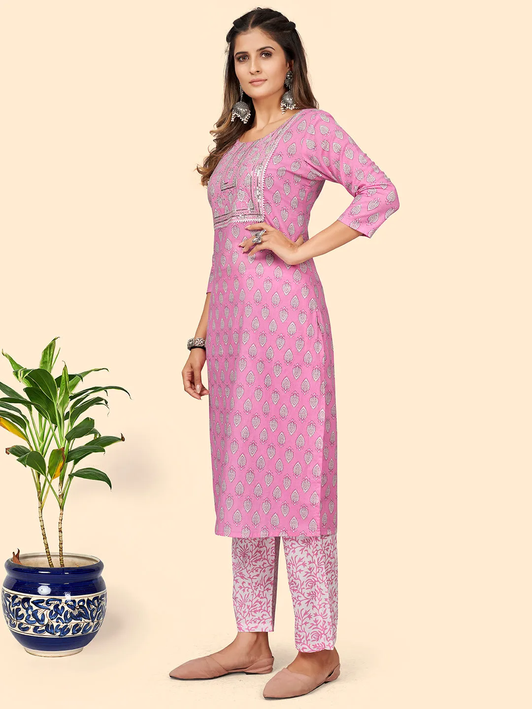 Women'S Print & Sequience Straight Cotton Pink Stitched Kurta